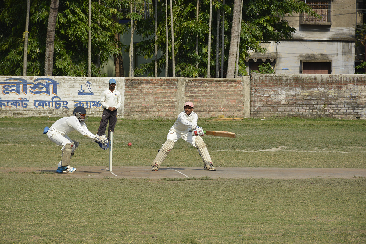 Techniques of playing various shots in Cricket